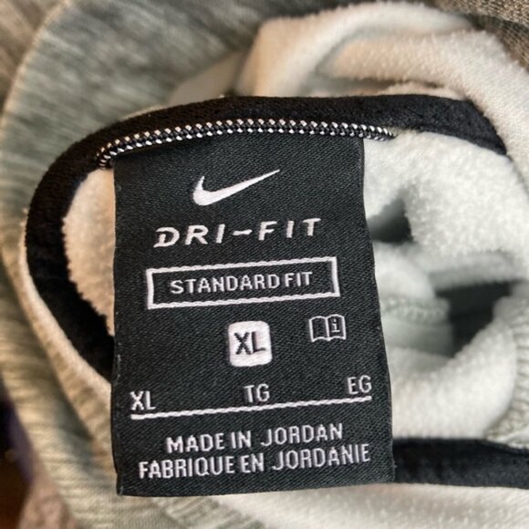 Boys KIDS Nike Gray Hoodie Sweatshirt XL - Picture 3 of 3
